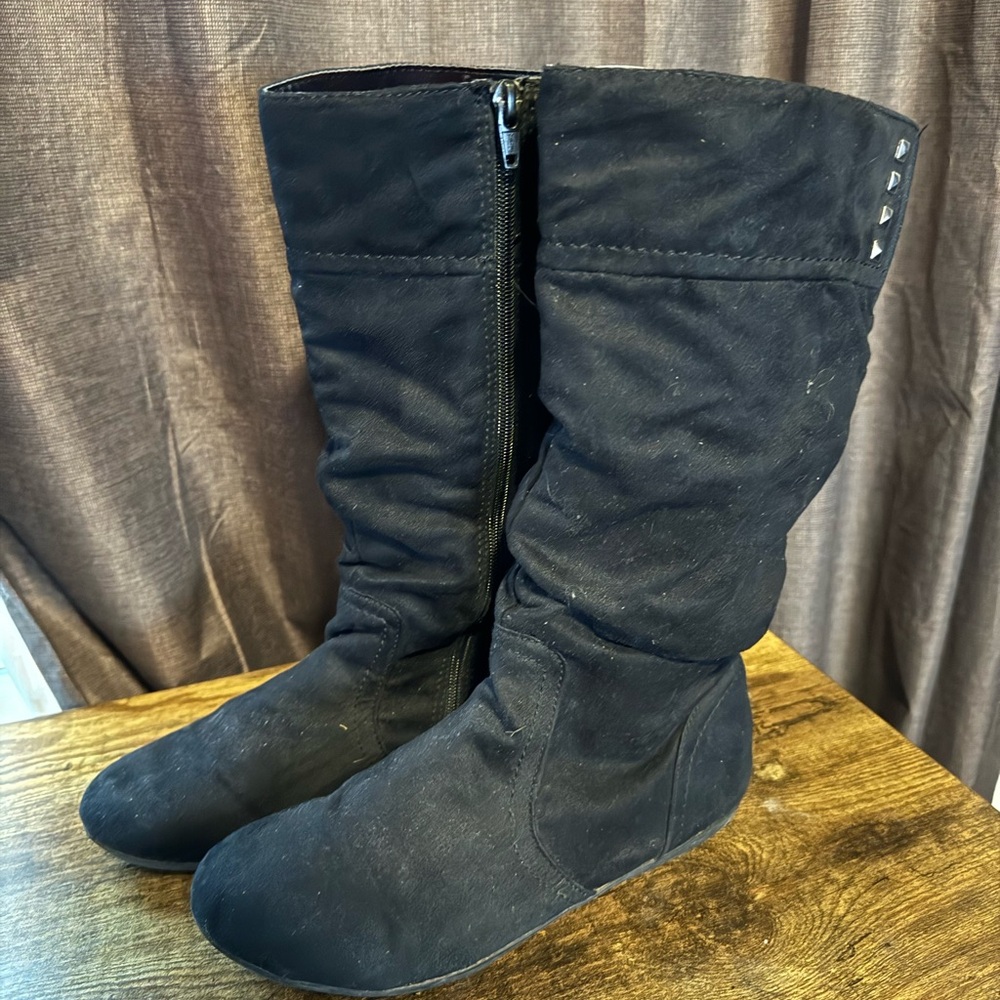 Women’s  boots size 6